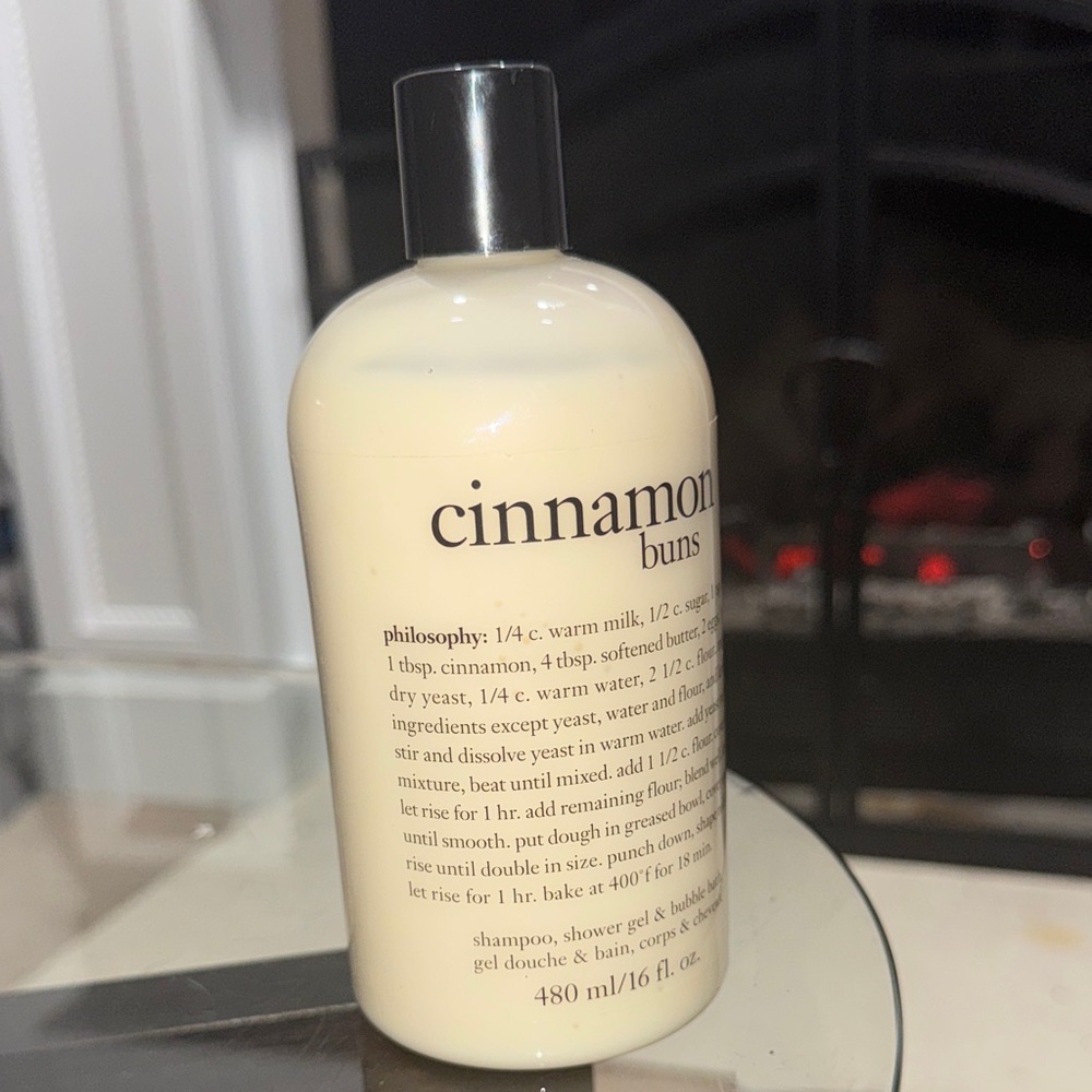 Philosophy Cinnamon Buns Shower Gel - 3 in 1 16oz (480ml) - Picture 2 of 5